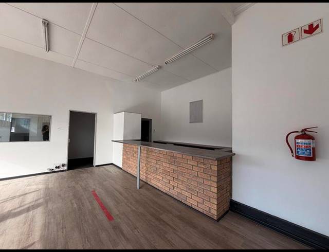 INDUSTRIAL PROPERTY TO RENT IN NORTH END